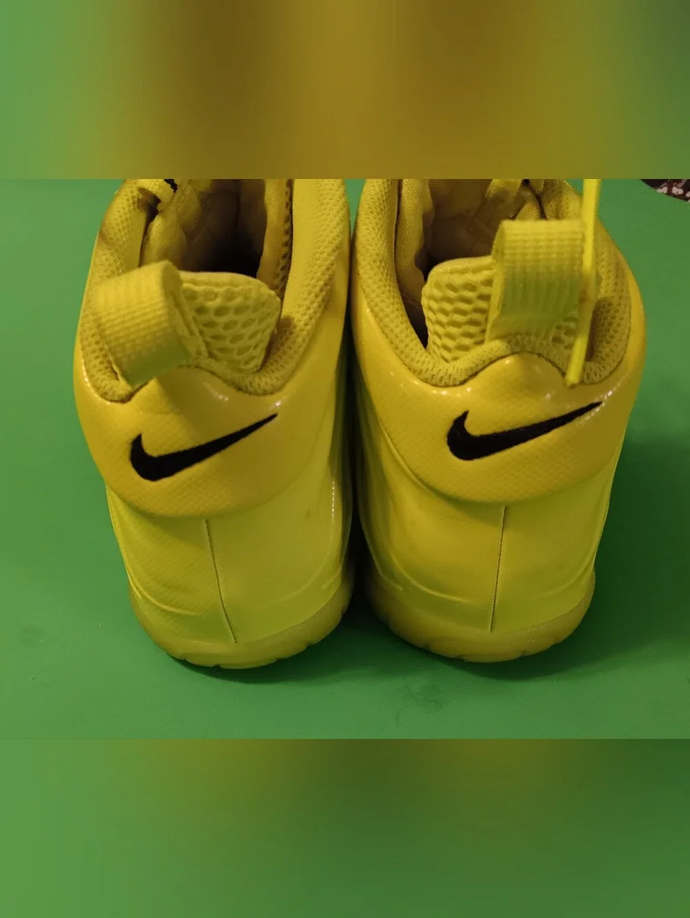 Nike Air Foamposite Pro Volt Green/Neon Shoes (CW1593-702)Preowned Youth Size 7